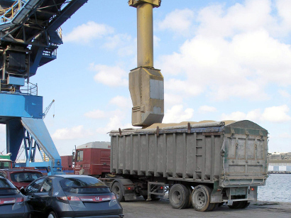 Filling a truck with grain