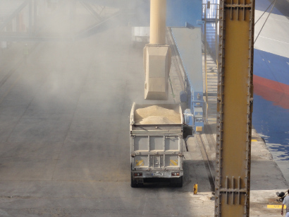 Filling a truck with grain