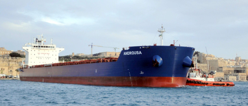 Eintreffende MV Androusa, vor Entladen von 25.000 Tonnen Getreide